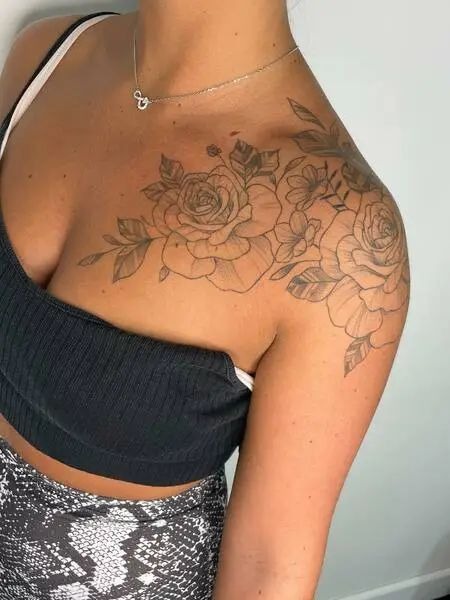 Roses in Black and Gray Tattoo Design