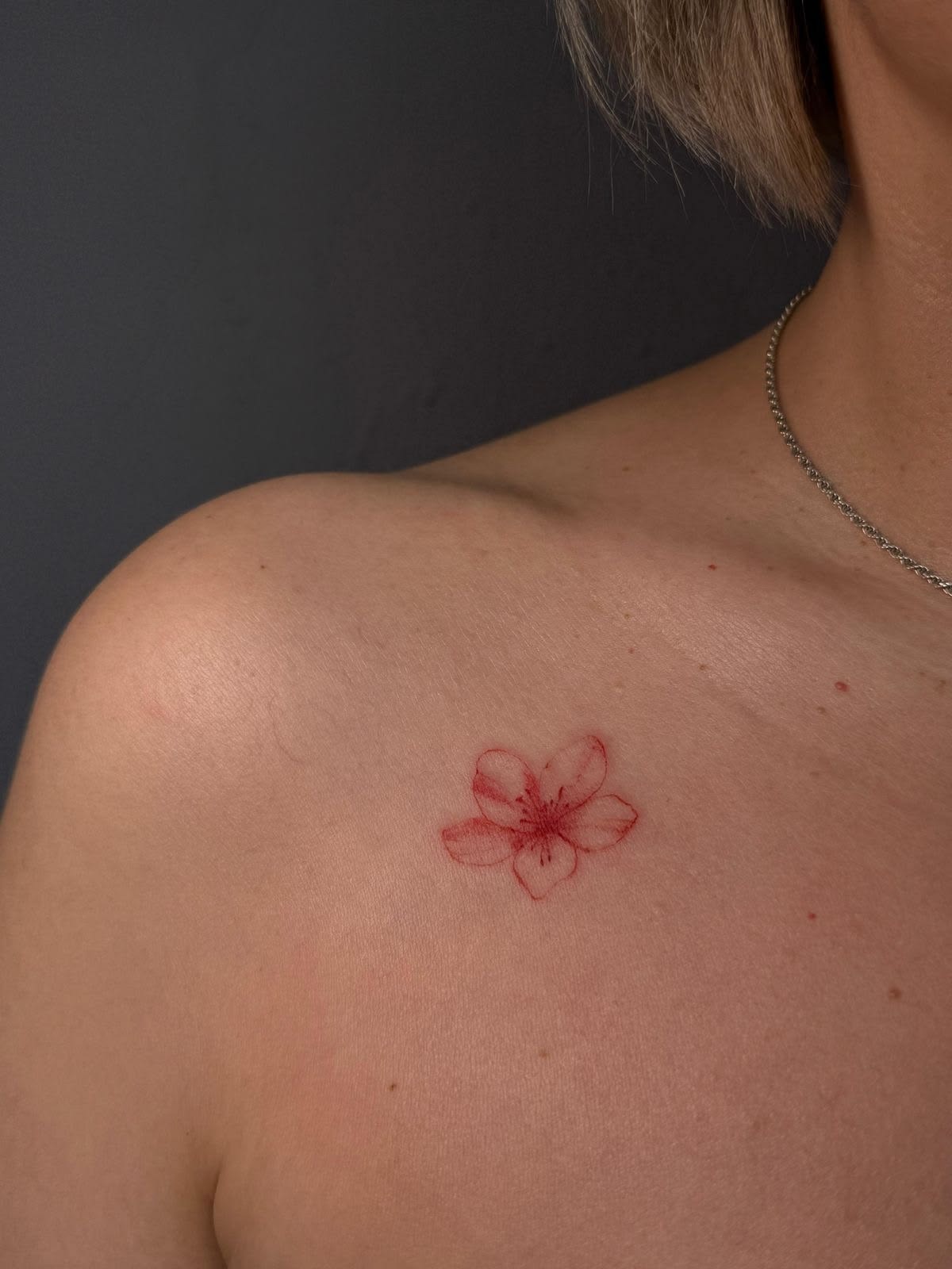 Soft Red Blossom Shoulder Tattoo Tattoo Design