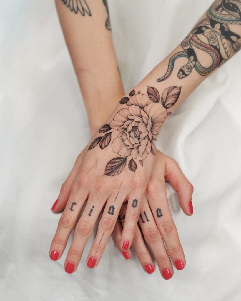 Minimalist Barbed Wire Hand Tattoo Tattoo Design