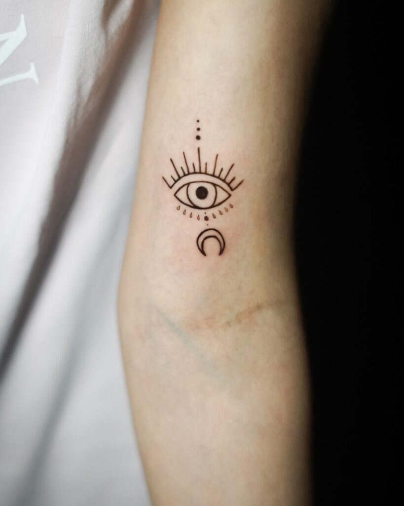 Little Eye and Crescent Moon Tattoo Tattoo Design