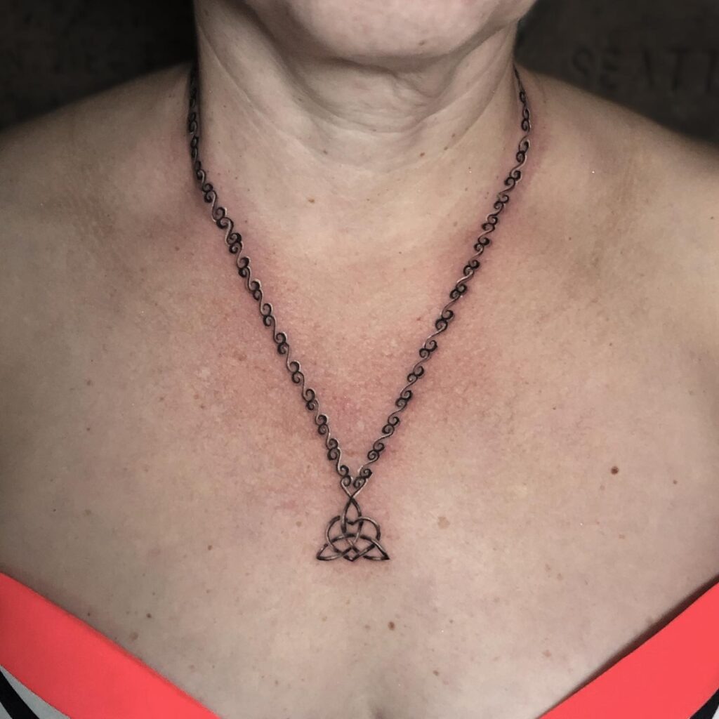 Abstract Ink Chain with Script Tattoo Tattoo Design