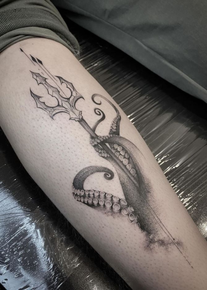 Tentacle and Trident Tattoo, a tattoo design rendered in dotwork for the leg.
