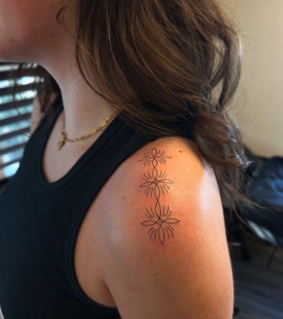 Elegant Floral Shoulder Tattoo Tattoo Design