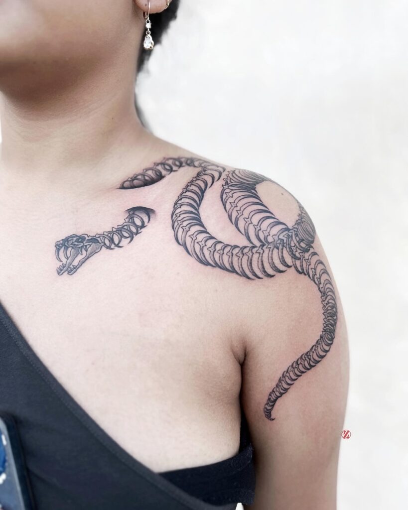 Frida Kahlo-Inspired Shoulder Tattoo Tattoo Design