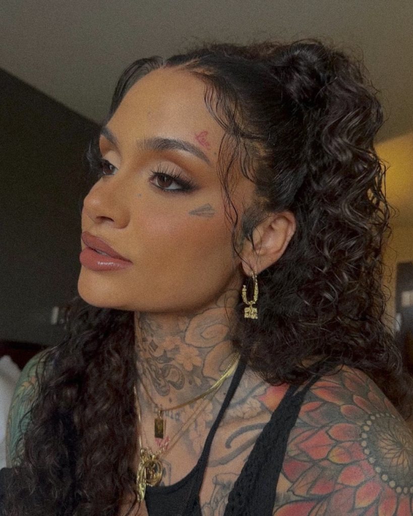 “God is a Woman” Script Tattoo Tattoo Design