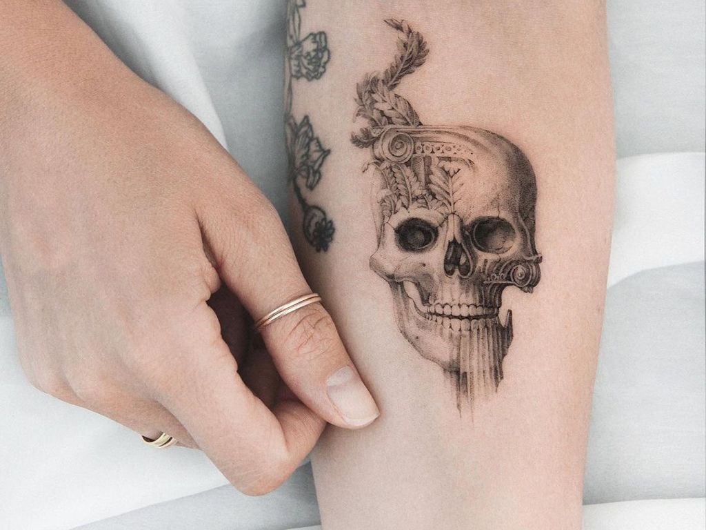 Masked Skull with Smoke Tattoo Tattoo Design