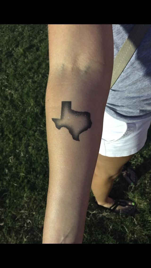 This little Texas silhouette is the kind of quiet tattoo that still feels powerful, like a tiny stamp of belonging.