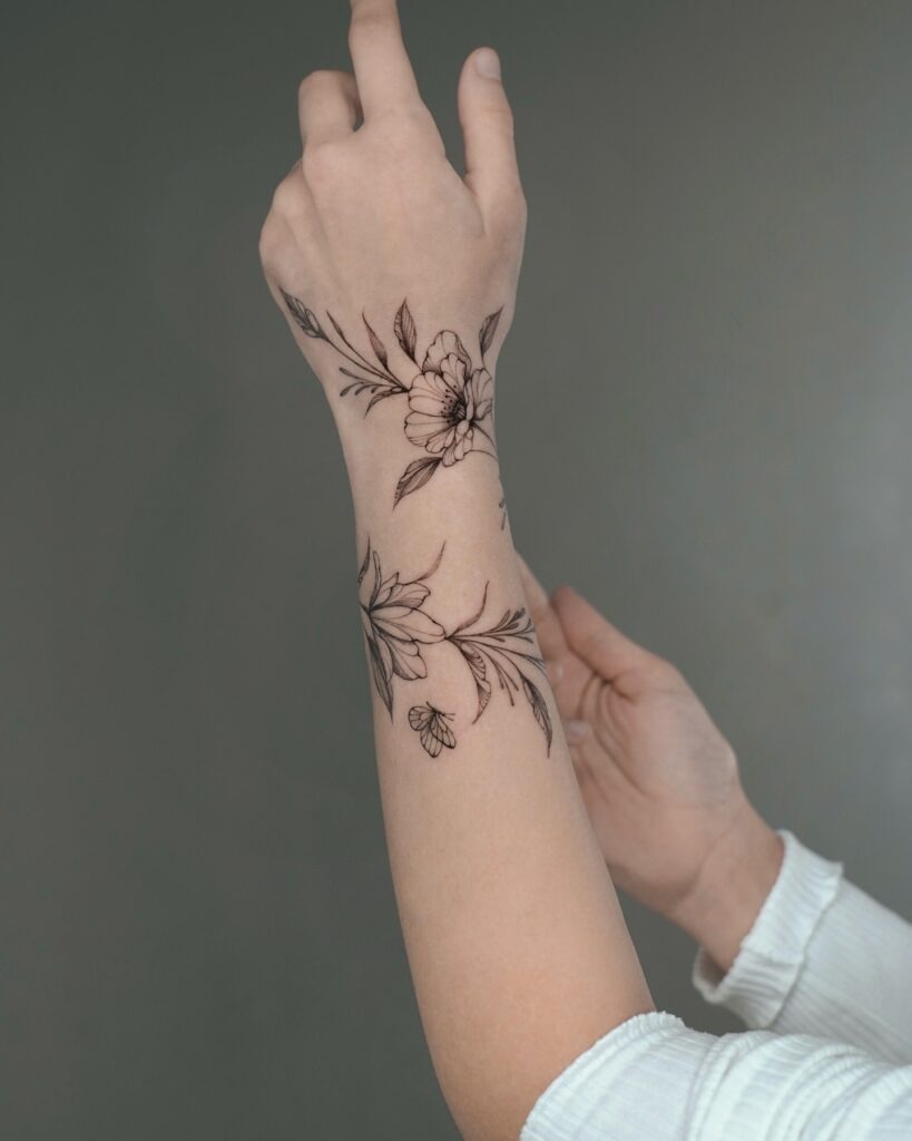 Elegant Blooming Bracelet Tattoo Tattoo Design