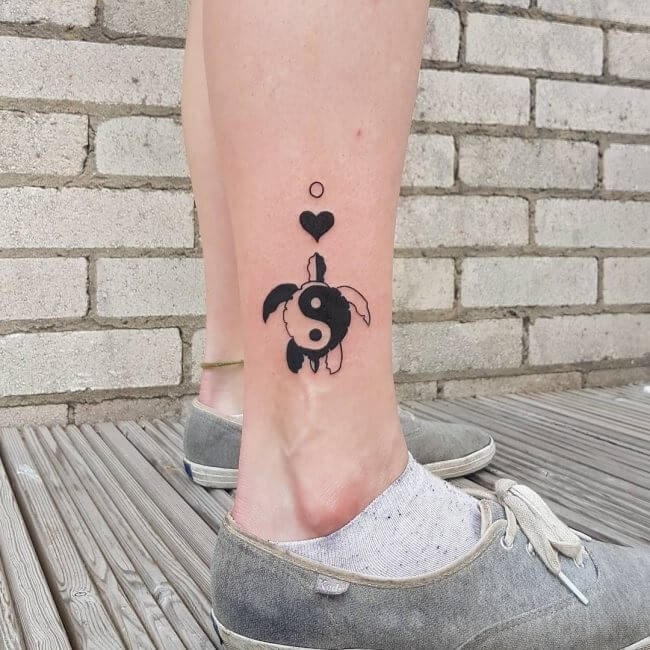 Blackwork Turtle Heart Yin-Yang Tattoo Tattoo Design