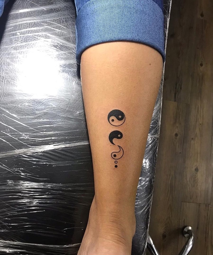 Deconstructed Yin-Yang Minimalist Black &White Tattoo Tattoo Design