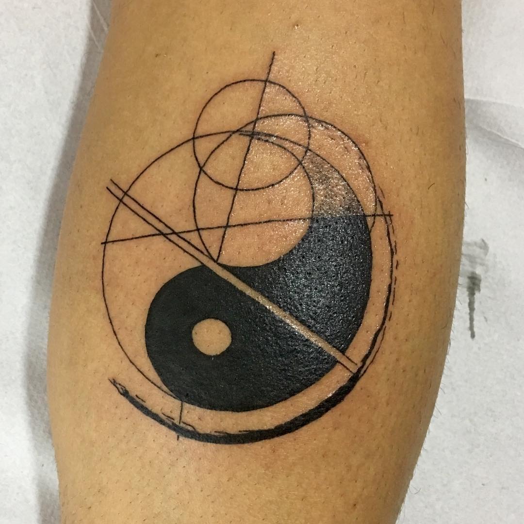 Geometric Black & White Yin-Yang Tattoo Tattoo Design